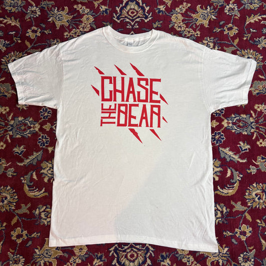 "Chase The Bear" T-Shirt